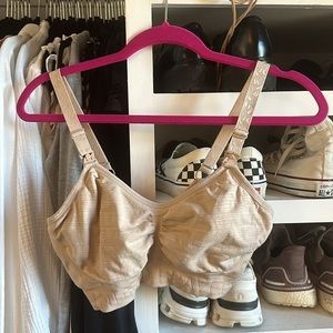 Kindred bravely sublime hands free pumping and nursing bra